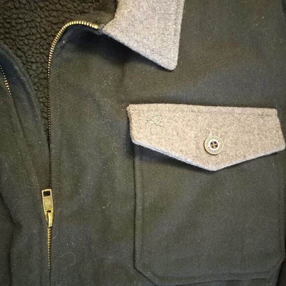 Legendary Whitetails Black and Gray 4X Jacket - Picture 3 of 12